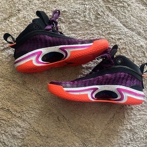 Gently used Jordan First Light 2021,size 6.5,no damage,multi color